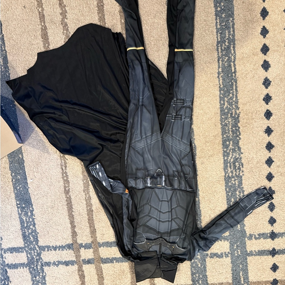 New Kids Batman Halloween Costume 8-10 kids - Picture 3 of 3